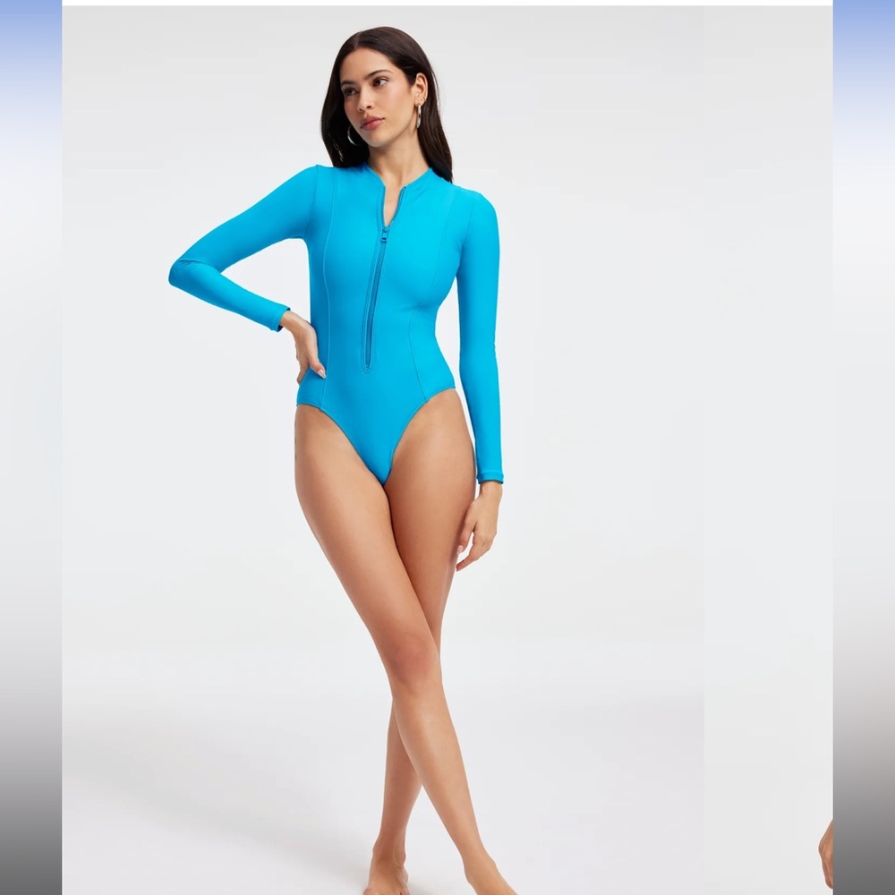 Long sleeve swimsuit 💦